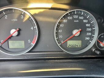 Ford Mondeo 2.0 tdci 85kw, r.v. 2004 - 6