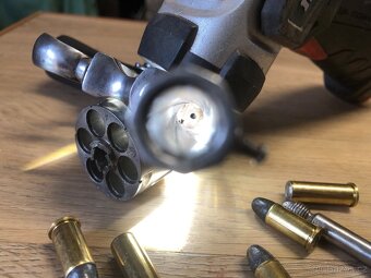 Belgický Historický Revolver 38SW - 6