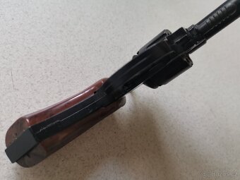 Revolver značky Umarex 343 6mm poplašný - 6
