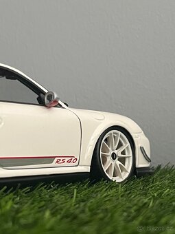 Porsche 911 GT3rs 1:18 Model - 6