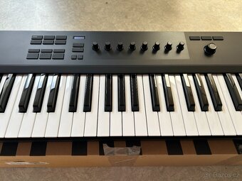 Native Instruments Komplete Kontrol A49 MIDI keyboard - 6