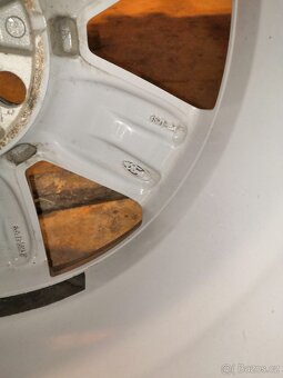 ORIGINÁL ALU KOLA FORD R16 + ZIMNÍ PNEU TOP STAV - 6