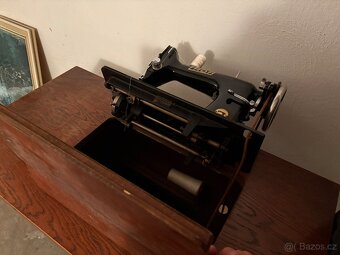 Šicí stroj LADA - 6