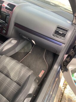 Volkswagen golf 5 po bouračce - 6