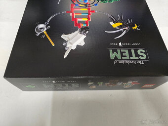 LEGO® Ideas 21355 Vývoj STEM + dárek - 6