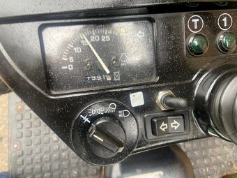 Traktor John Deere 4110 - 6
