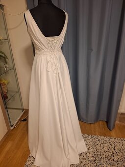 Bílé svatební šaty - 6