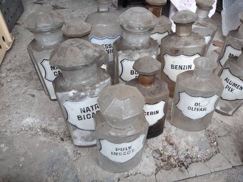 Staré vybavení lékárny - 6