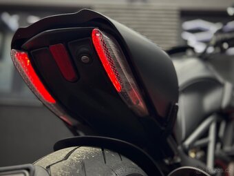 Ducati Diavel Carbon Testatretta V2 1200cm3 - 6