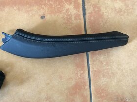 BMW X4 G02 M Paket – Tapecirung predni dvere leva strana - 6