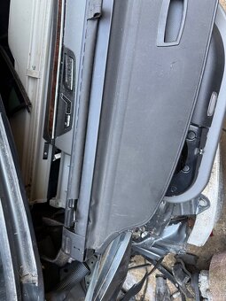 Roleta kufru, rozdelovaci mriz Mercedes W204 , W212 a W203 - 6