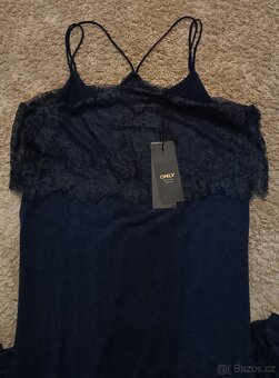 DLOUHÉ TMAVĚ  MODRÉ ŠATY S KRAJKOU - 6