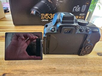 Nikon D5300 + objektiv Nikon 18 - 140 VR - 6