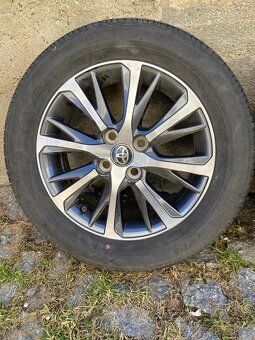 Toyta Yaris - letní komplety - 6