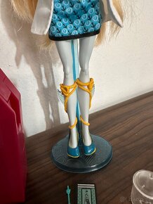 Lagoona blue Science lab Monster high - 6