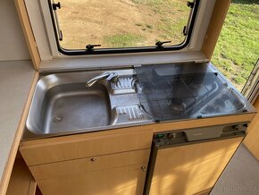 Karavan Delta 440 Pojezd, zánovní předstan - 6