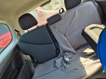 Toyota Yaris 1.4 d4d nafta - 6