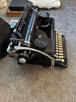 Psací stroj WOODSTOCK - 6