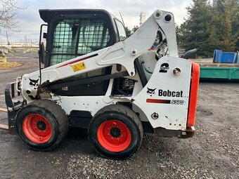 Smykový nakladač Bobcat S570 - 6