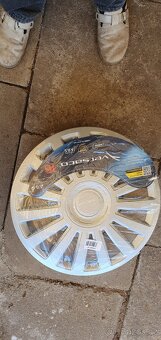 nové pneu nepoužité235/60R16 - 6