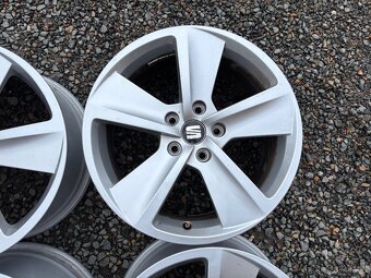 Alu original sada disku Seat Leon 5F 5x112 7,5J ET51 R17 - 6