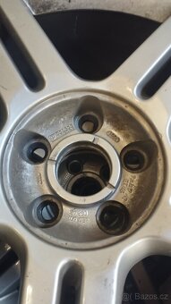 Originál Audi ALU kola s letními pneu - 6