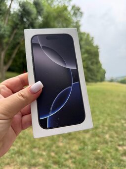iPhone 16 pro 256 GB Black Titanium - 6
