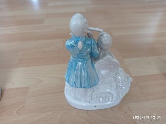 Starožitné porcelánové sošky - 6
