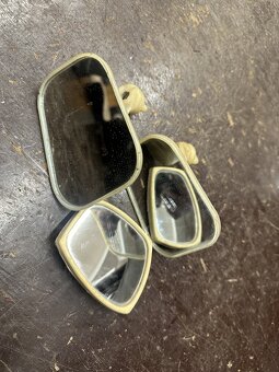 Predám spatní zrcátko do plexištítu JAWA ČZ - - 6