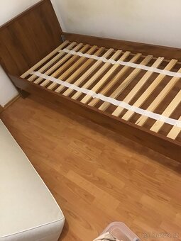 Postel 90200 z masivu v dobrém stavu - 6