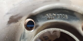 4 ks pneu 215/55 R16 97 W včetně disků 6,5 J x16 H2, ET26 - 6