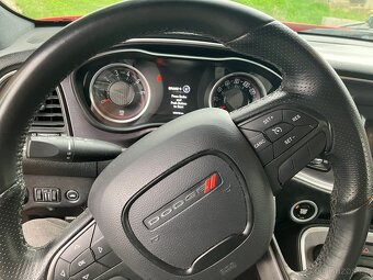 Dodge Challenger V6 - 2017 - 6
