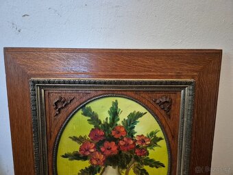 Zasklený obraz s květinami v krásném zdobeném dřevěném rámu - 6