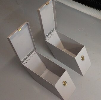 Plechové bedny/boxy na traktor nebo bagr... - 6