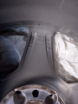 Originalni disky na Mercedes C 63 w204...18" - 6