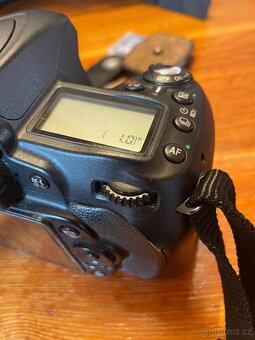 Nikon D90 + 2x objektiv, stativ, batoh, knihy a další přísl. - 6
