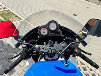 SUZUKI GSX 750 R - 6