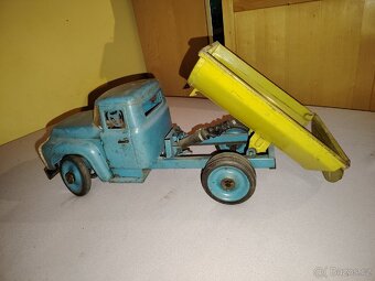 Ruské plechové auto - 6