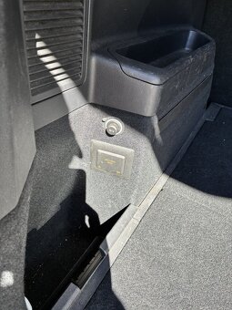 VW TOURAN 1.6TDI DSG DPH - 6