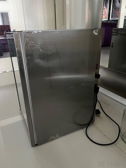 Lednice na plechovky Liebherr - 6