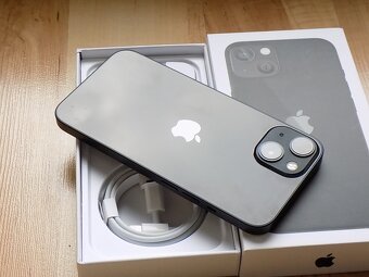 APPLE iPhone 13 256GB Black - ZÁRUKA - TOP STAV - 6