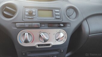 Toyota Yaris 2004 - 6