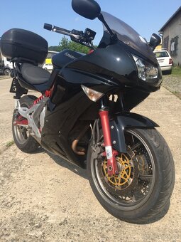 Kawasaki ER6-f - 6