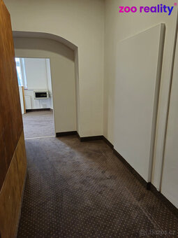 Pronájem kanceláře 26m2 + sklad/archiv, Masarykovo nám., Lit - 6