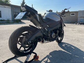 Suzuki GSX-S 1000 - 6