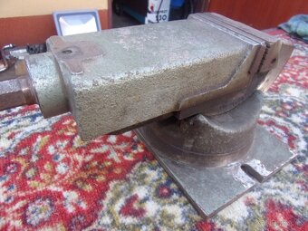 Strojní svěrák otočný,úhlový/ křížový/ - 6