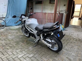 Suzuki SV650N - 6