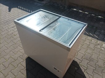 Prosklený pultový mrazící box 210 l - 6