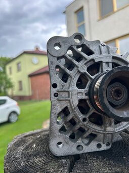 Alternátor Valeo 037903025T - 6