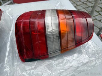 W124 kombi zadní světla - 6